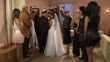 play Joder a la novia después de la boda de los que la secuestran