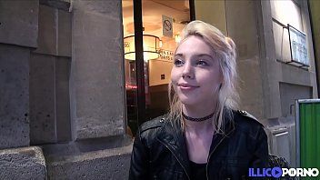 Reproduzir Filmes com xxx em 2019 chega em casa e tira pau de dois machos