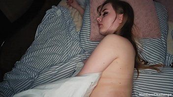 play A adolescente de 18 anos faz sexo como uma não sexy com seu amante