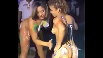 play Belle xxx avec une fille chaude de milf