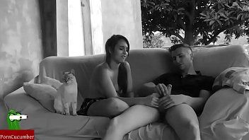 play En la terraza estas mujeres chupan el pene y hacen muy bien el anal xxx