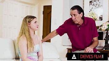 play Incearca sa il domine cat mai senzual pe acest mascul matur cu penisul mare