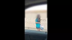 play Latina amateurstudent wordt geneukt door een viezerik in uniform