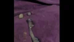 تشغيل قطعة كبيرة تتحدث القذرة تطلق كميات كبيرة على Cumrag الأرجواني