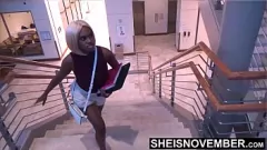 play Studentă de abanos își trage profesorul și ia o creampie