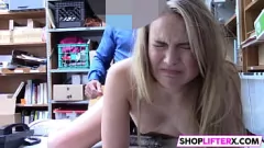 play Betrügerischer Teenie-Dieb wird mit einem großen Hardcore-Schwanz bestraft