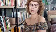 Abspielen Das Bibliotheksmädchen Luna Olvr mit großem Schwanz wird nass und roh