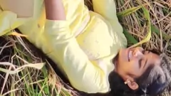 Jouer Riya bhabhi desi chudai dans les champs: baise hardcore et coup de chatte