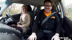 play Vollbusige Fahrstudentin bekommt öffentliche Autos verdammte Orgie