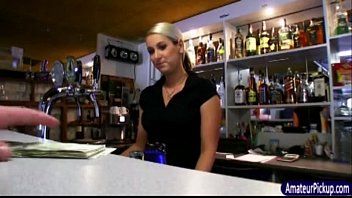 Odtwórz Porno pozycje ze sprzedawczynią uprawiającą seks ze swoim lojalnym klientem
