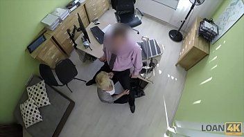 play Ein Mann lädt seine sexy böse Geliebte zur Arbeit ein