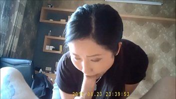 Reproduzir Asiática vai ao hotel fazer sexo com um homem desprezível que ejacula nela